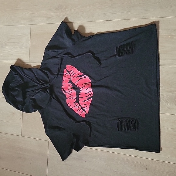 Cute top - Picture 2 of 3